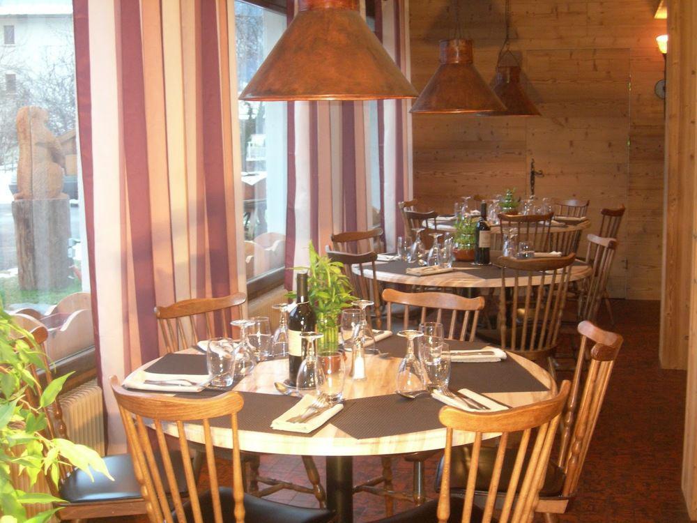 Auberge De Costaroche 알베르빌 외부 사진