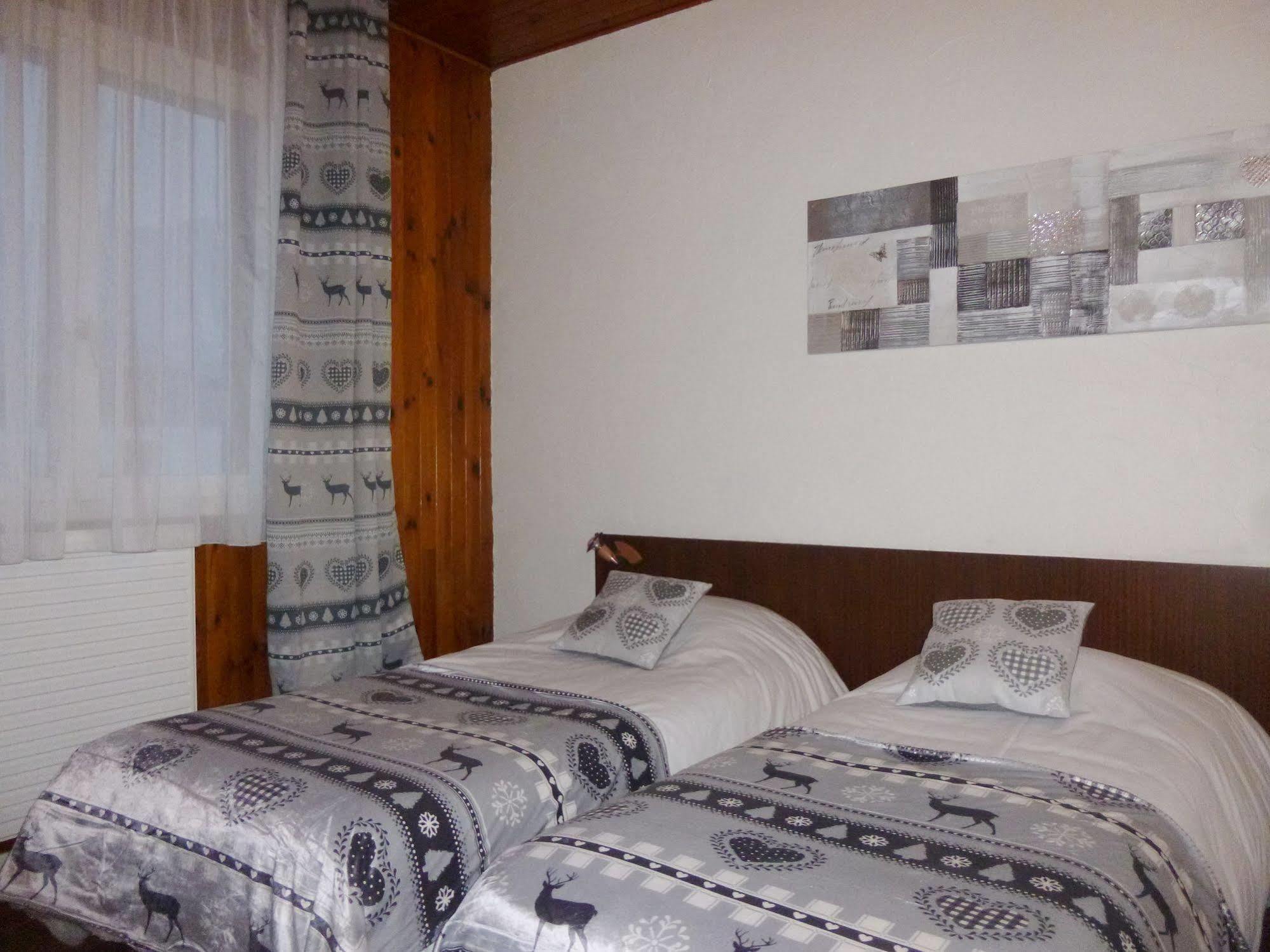 Auberge De Costaroche 알베르빌 외부 사진